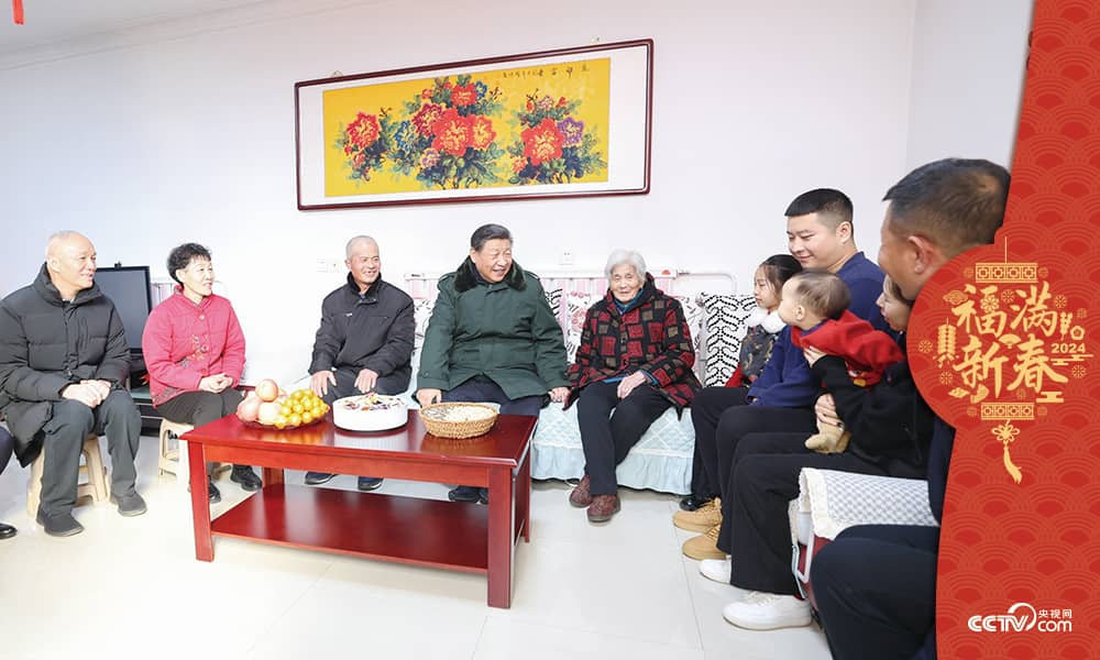 2024年2月1日，習(xí)近平總書記來到天津市西青區(qū)辛口鎮(zhèn)第六埠村，實(shí)地了解去年洪澇災(zāi)害后當(dāng)?shù)剞r(nóng)業(yè)生產(chǎn)恢復(fù)等情況，看望受災(zāi)群眾。