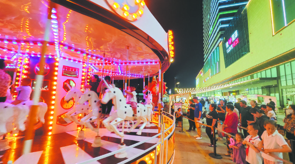 夏日“煙火氣”點(diǎn)亮城市“新夜態(tài)”
