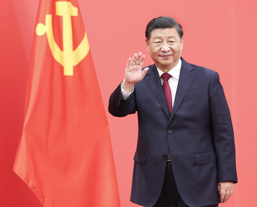 2022年10月23日，習(xí)近平在北京人民大會(huì)堂同采訪中共二十大的中外記者親切見面。