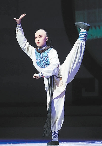北戲師生同臺(tái)演繹《少年馬連良》，11歲郭小雷擔(dān)綱主角