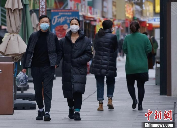 不斷漲價(jià)的羽絨服，把市場(chǎng)讓給了軍大衣？